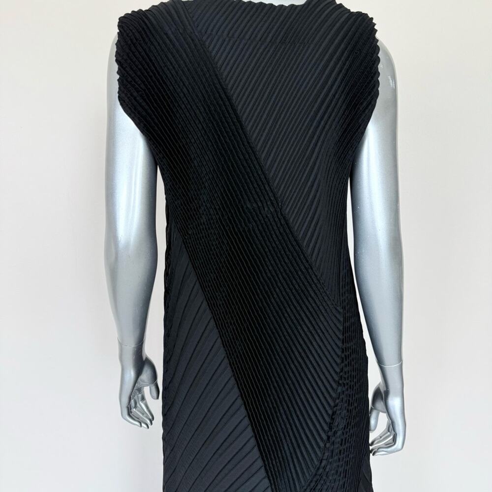 Issey Miyake women long dress size 3 or L Authentic Retail 1200$ - Picture 5 of 8